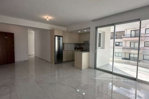 Квартира с 2 спальнями в Ларнака, Кипр № 39807