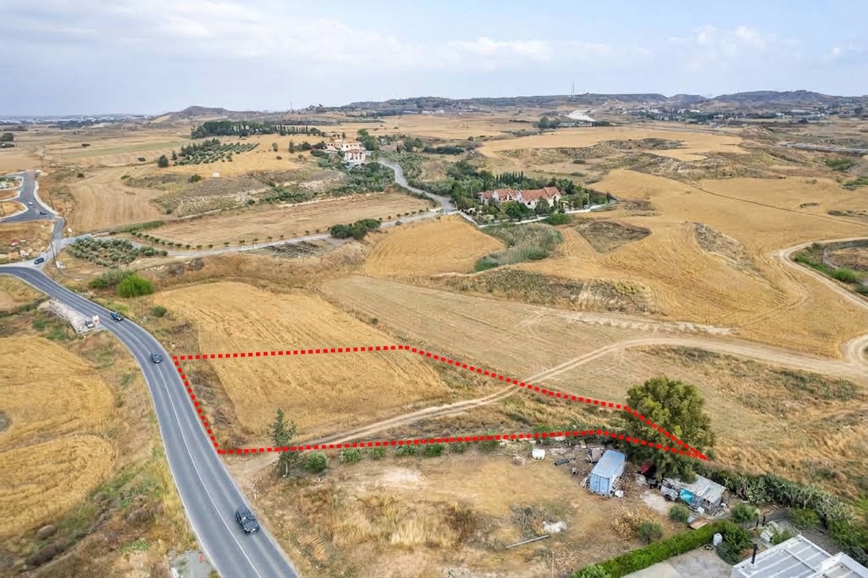 2119m2 Land in Lakatamia, Nicosia, Cyprus No. 62371