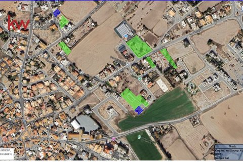 2576m2 Terrain à Dromolaxia, Larnaka, Chypre No. 62557