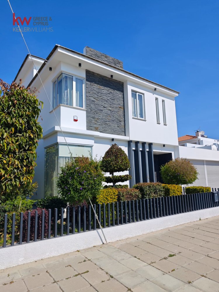 4 dormitorios Villa en Aradippou, Larnaka, Chipre No. 39880