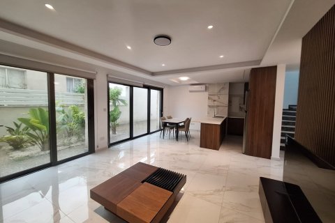 3 bedrooms Maisonette in Pyrgos, Limassol, Cyprus No. 62684