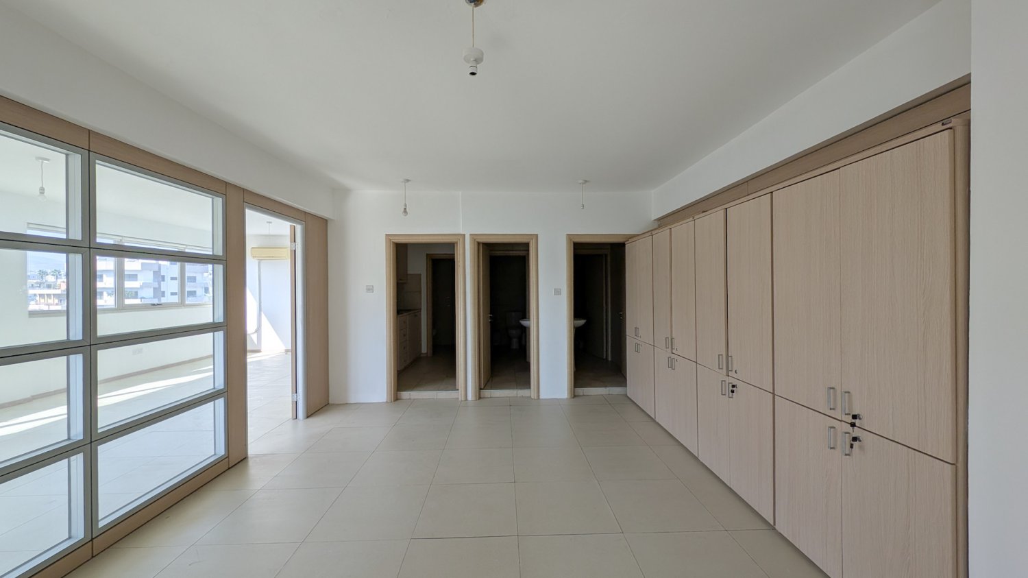 Офис 258м2 в Лимассол, Лимасол, Кипр № 62497