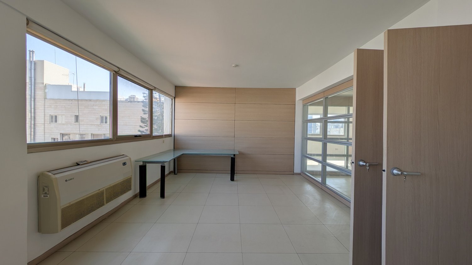 Офис 258м2 в Лимассол, Лимасол, Кипр № 62497