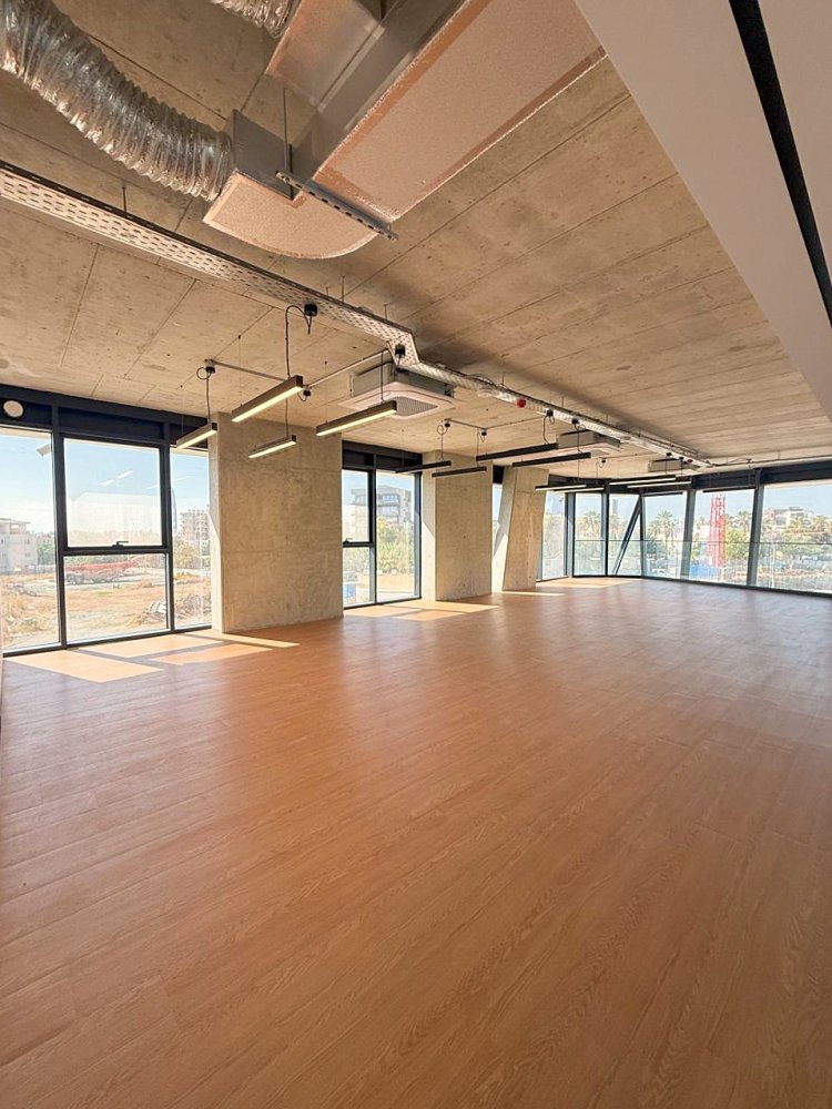 6 rooms Office in Mesa Geitonia, Limassol, Cyprus No. 62335