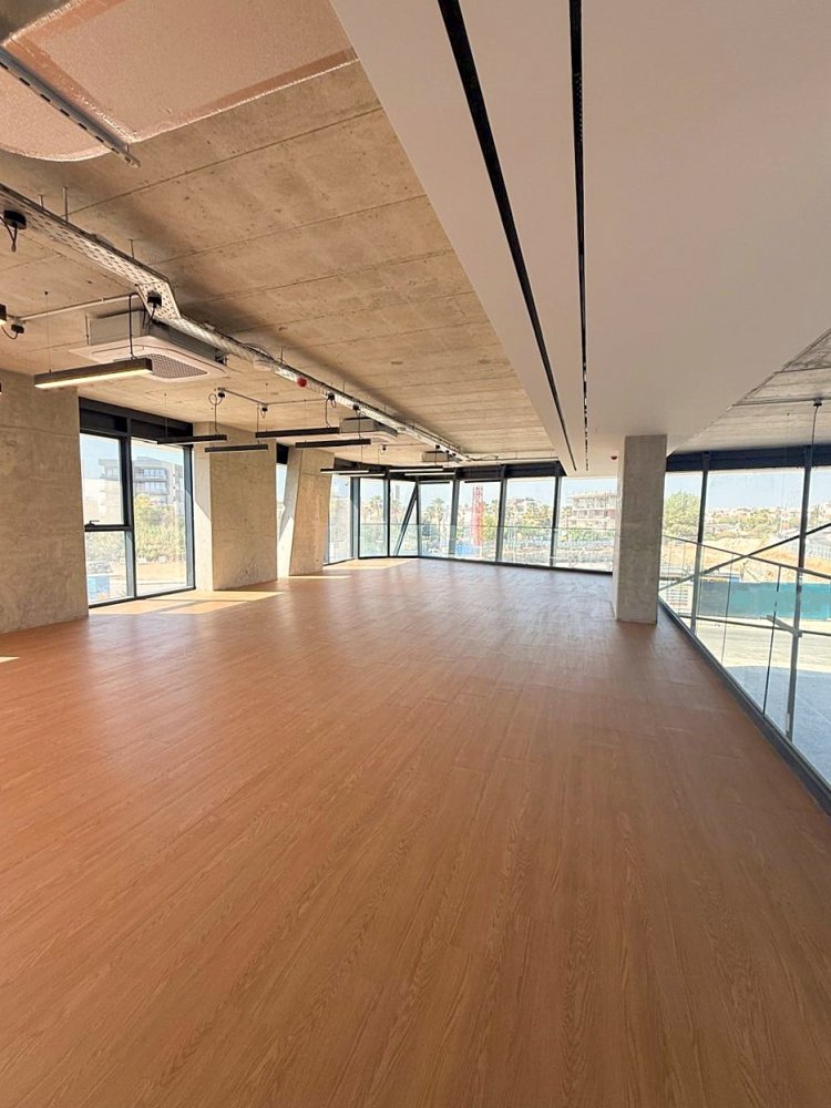 6 rooms Office in Mesa Geitonia, Limassol, Cyprus No. 62335