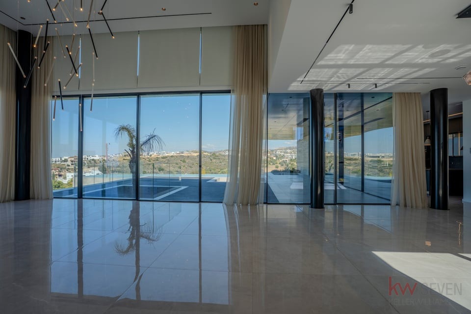 6 bedrooms Villa in Germasogeia, Limassol, Cyprus No. 60950