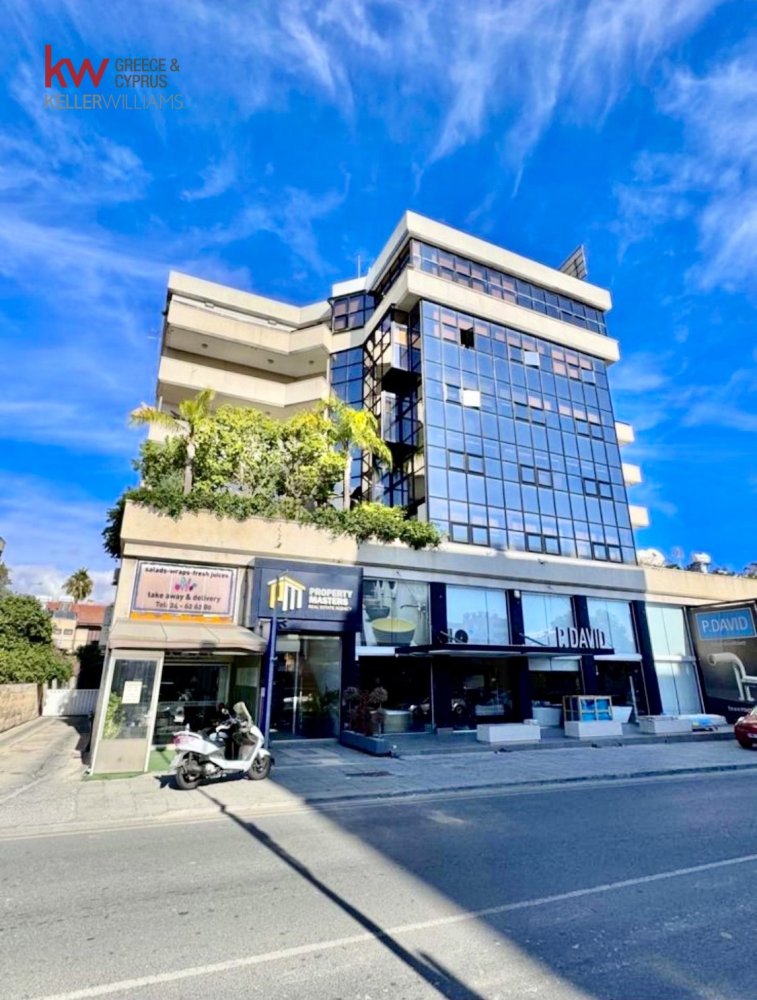 Квартира с 2 спальнями в Ларнака, Кипр № 50428