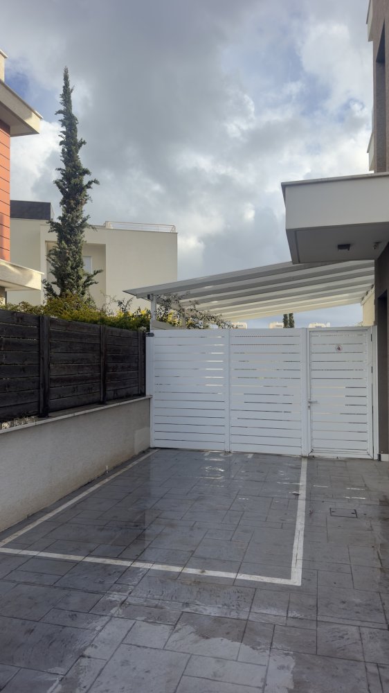 3 bedrooms Apartment in Germasogeia, Limassol, Cyprus No. 62265