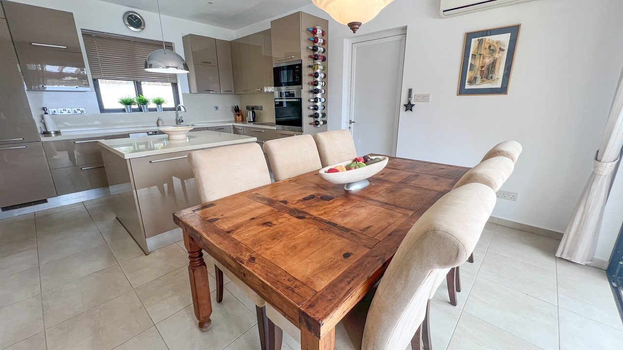 4 chambres Villa à Agios Theodoros, Larnaka, Chypre No. 39710