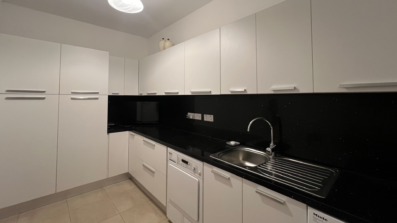 4 chambres Villa à Agios Theodoros, Larnaka, Chypre No. 39710