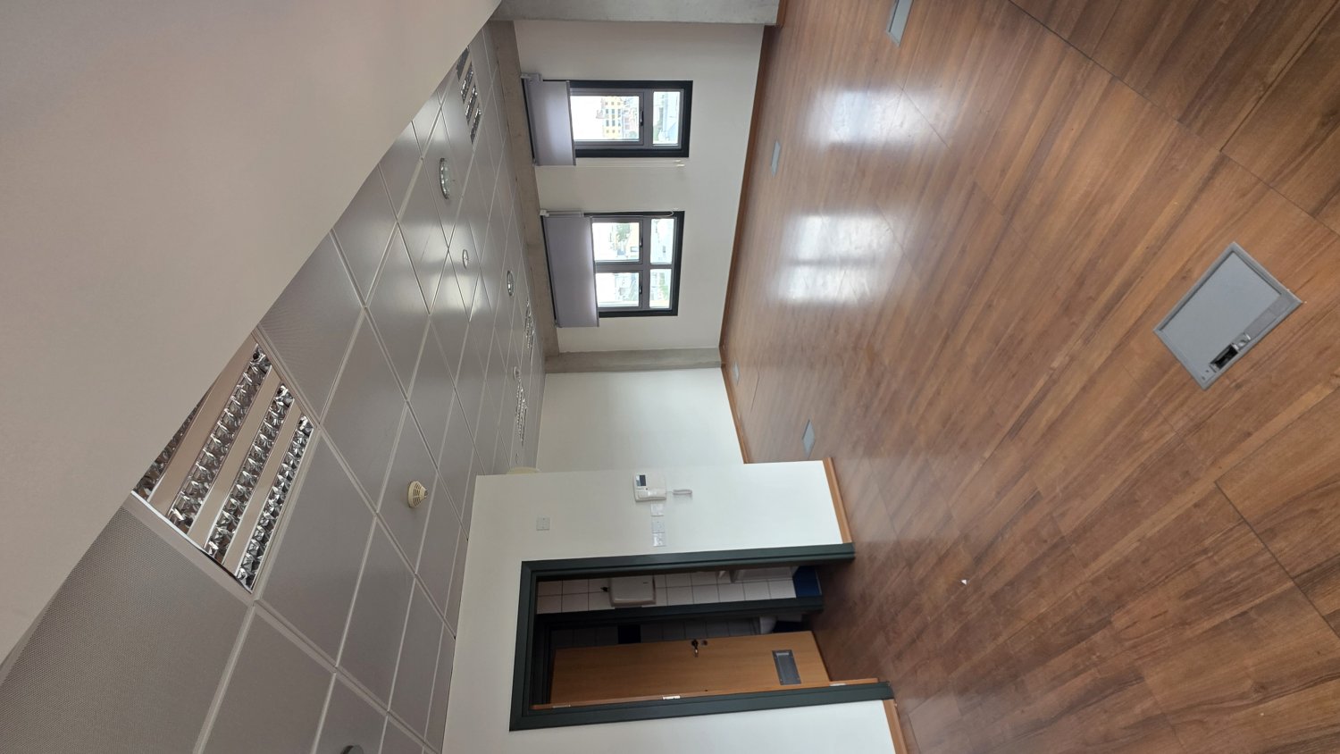 65m2 Oficina en Aglandjia, Nicosia, Chipre No. 61451