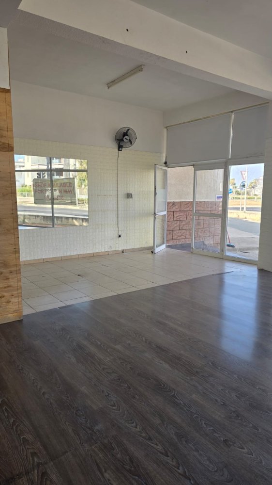 70m2 Commercial property in Livadia, Larnaka, Cyprus No. 62619