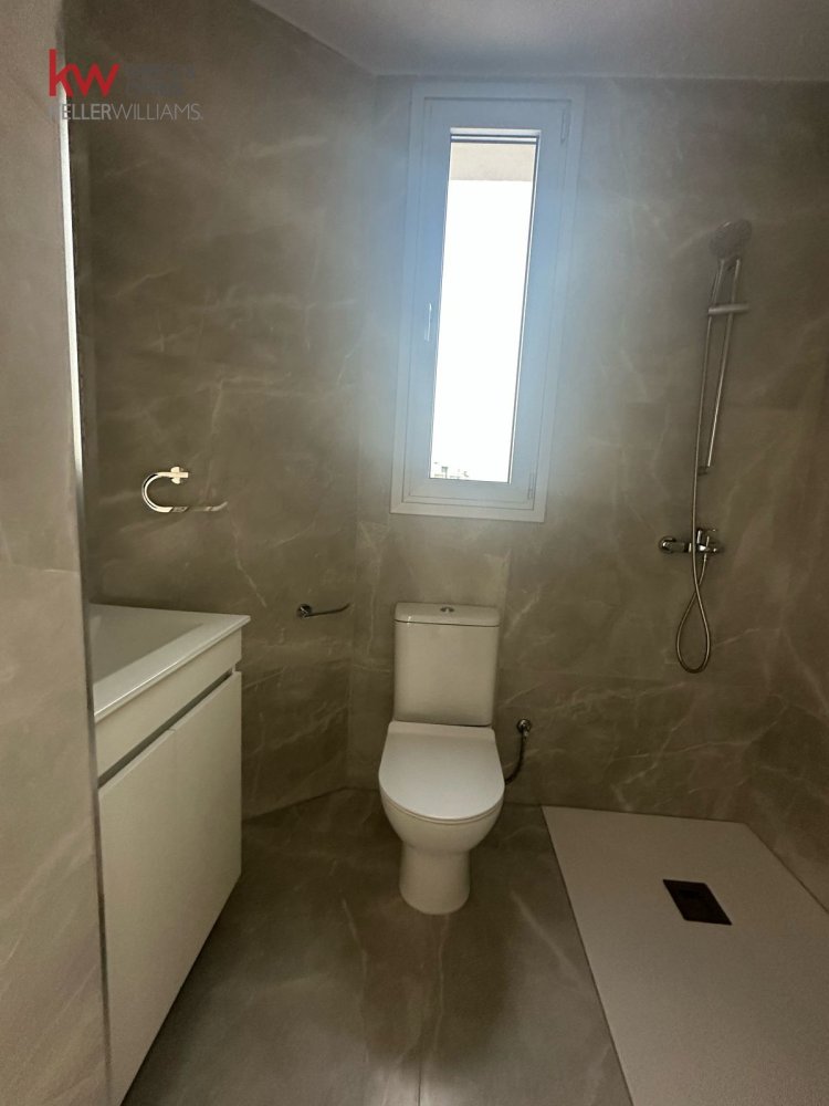 Квартира с 2 спальнями в Ларнака, Кипр № 39504