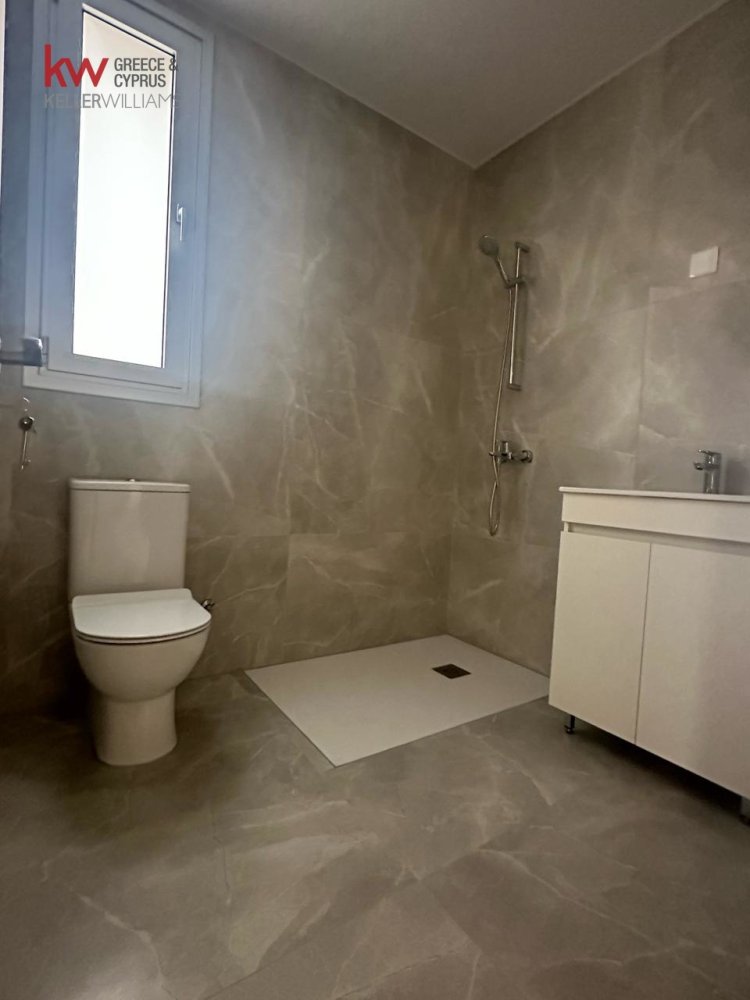 Квартира с 2 спальнями в Ларнака, Кипр № 39504