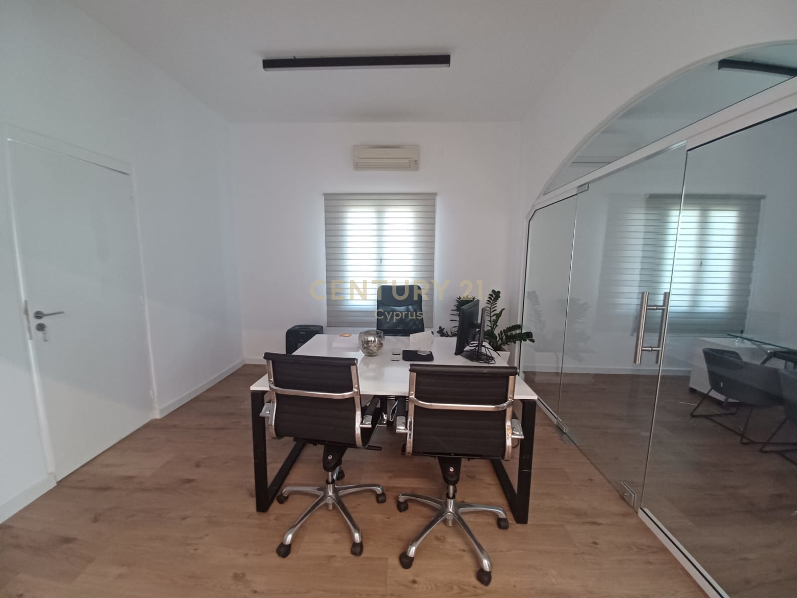 90m2 Oficina en Limassol, Chipre No. 57534