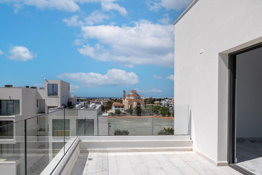 2 bedrooms Apartment in Paphos, Cyprus No. 57474