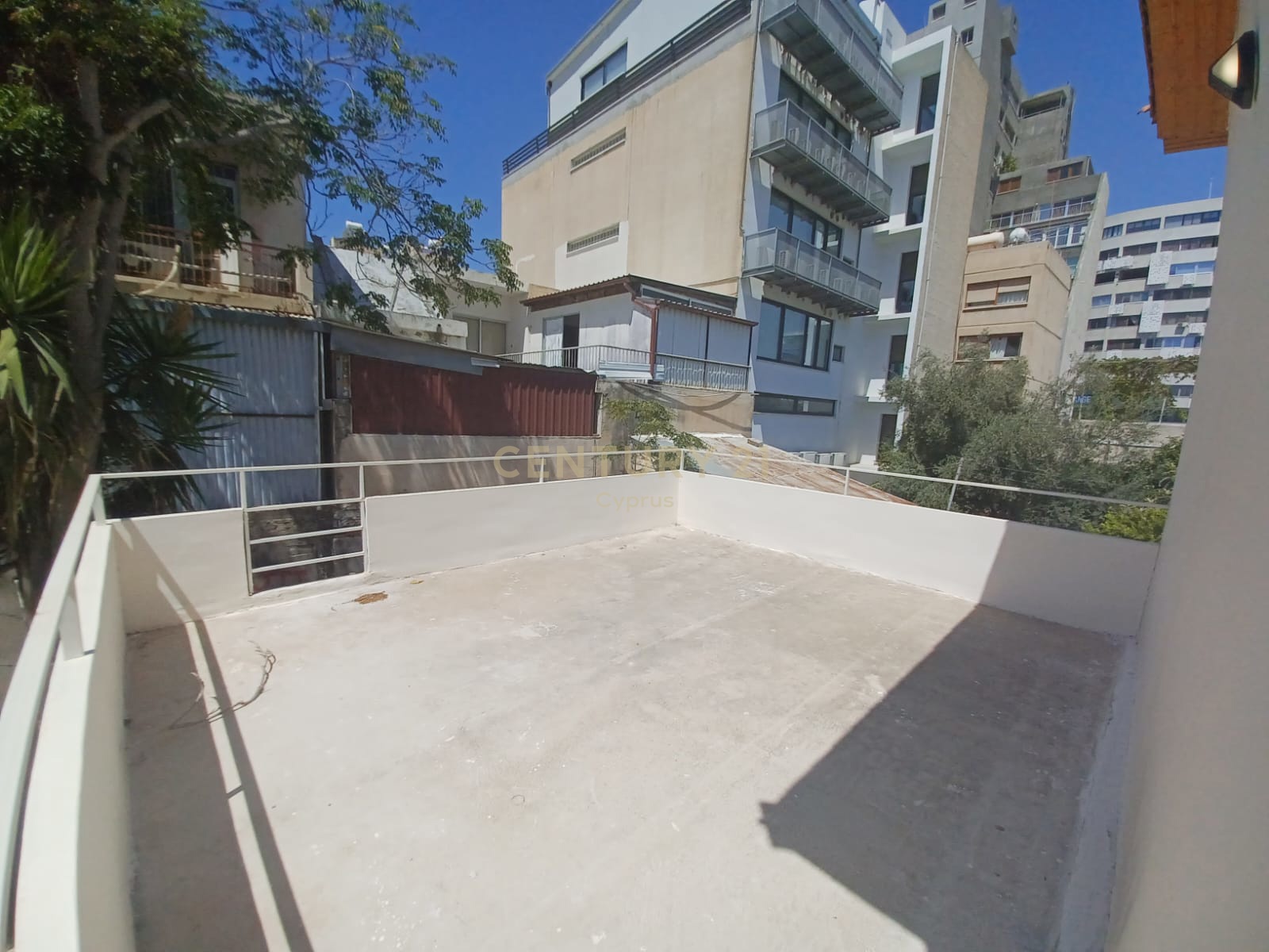 90m2 Oficina en Limassol, Chipre No. 57534