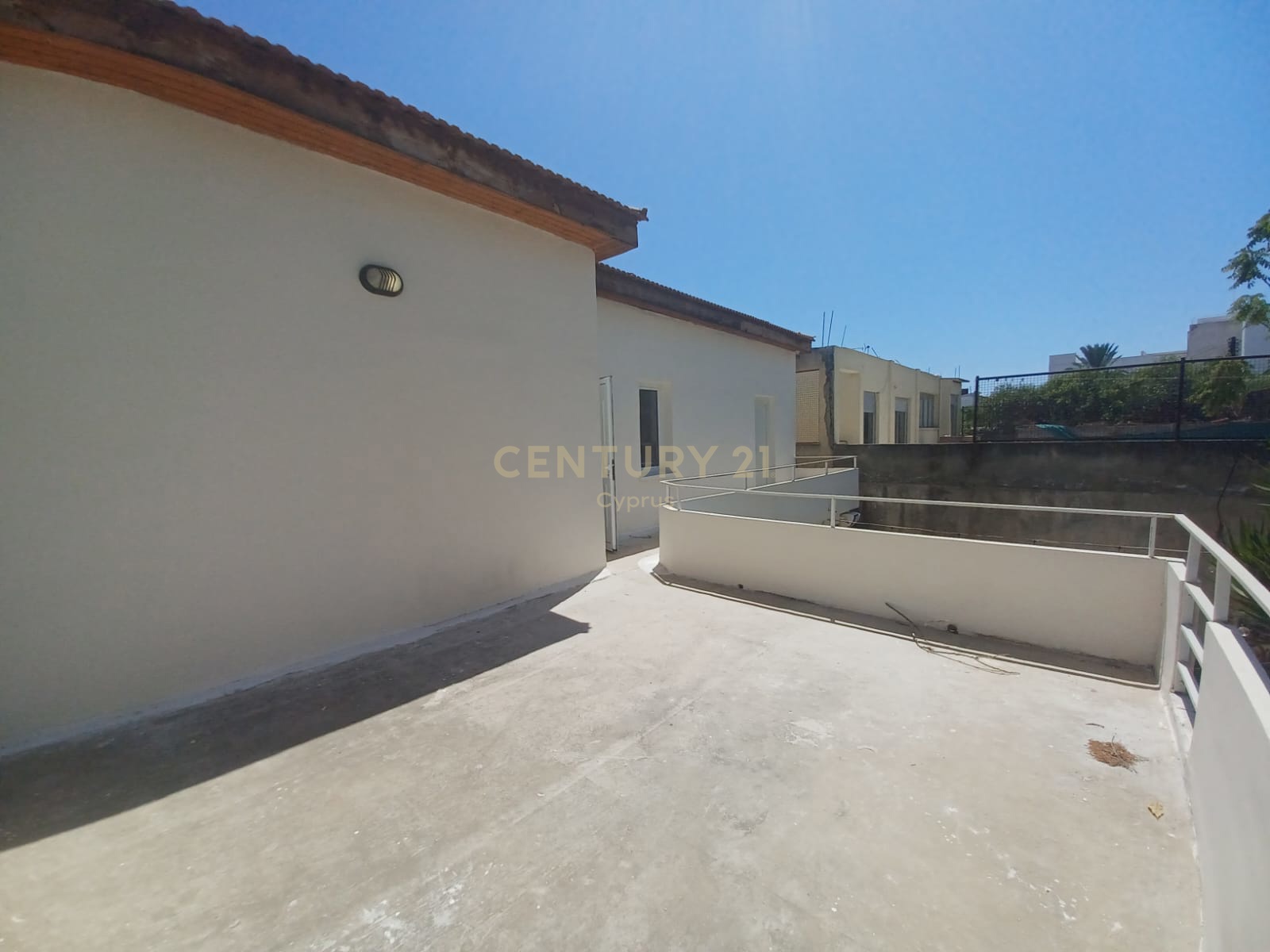 90m2 Oficina en Limassol, Chipre No. 57534