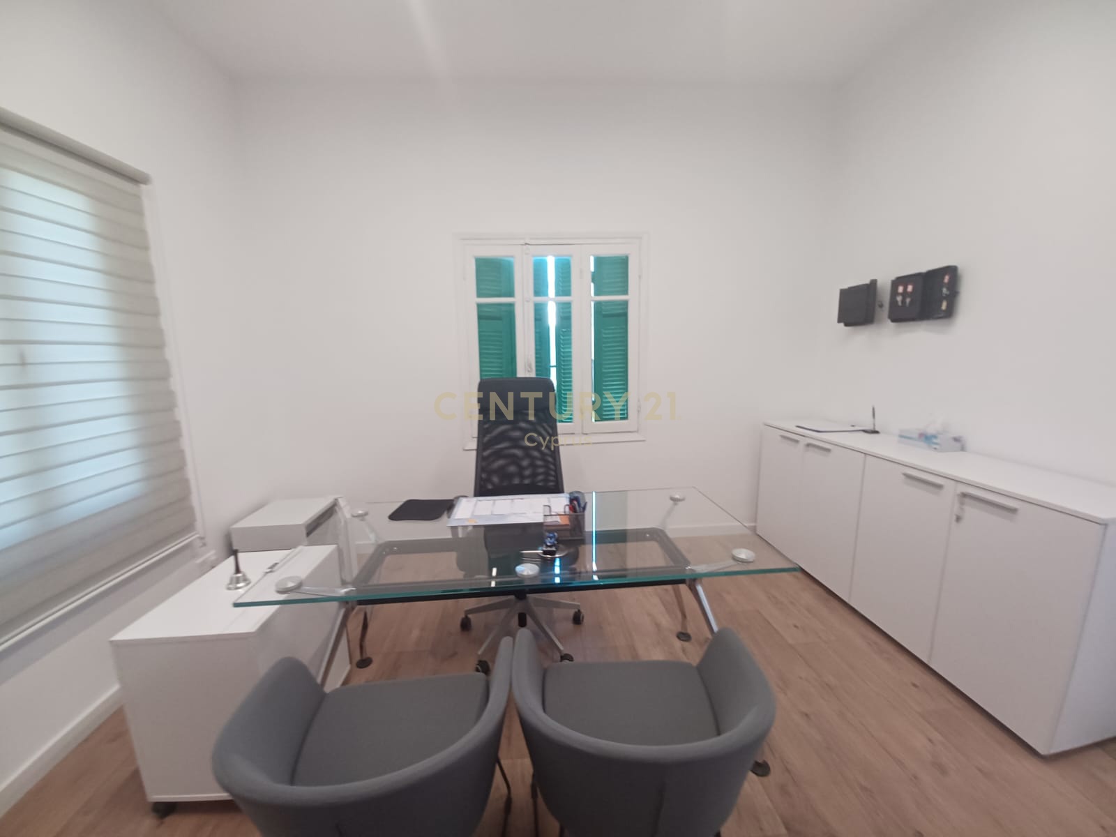 90m2 Oficina en Limassol, Chipre No. 57534