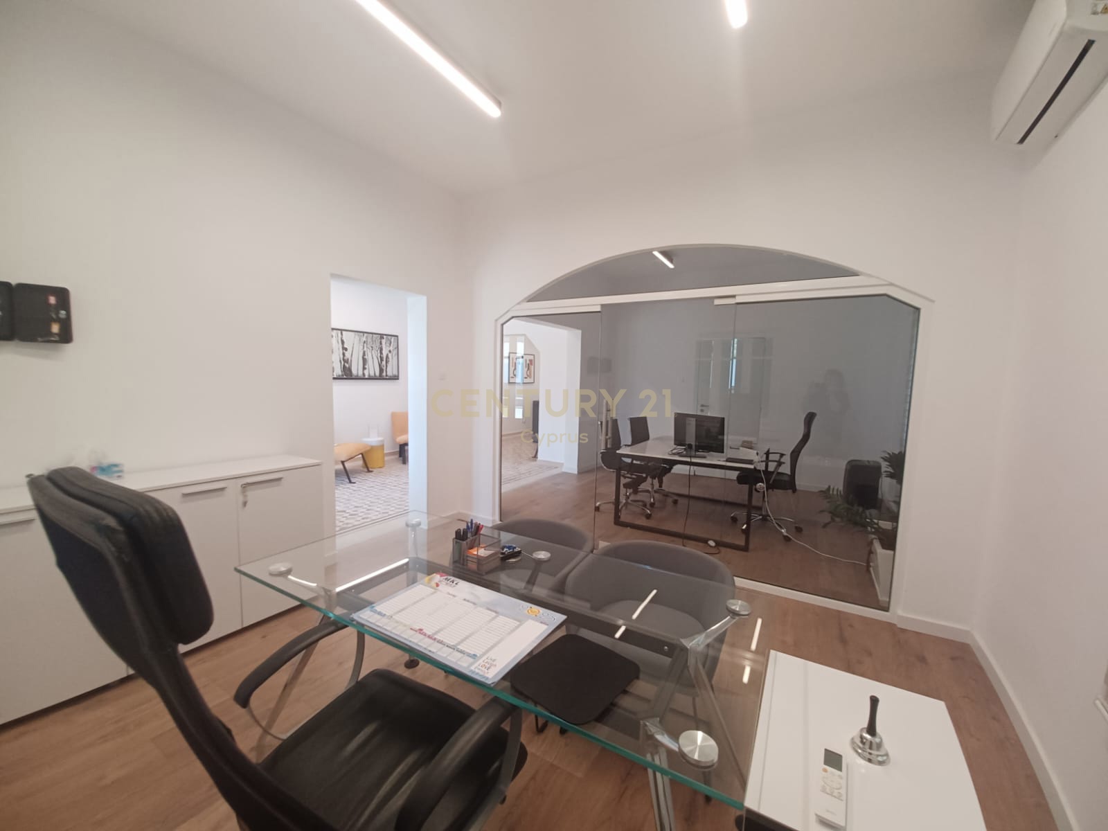 90m2 Oficina en Limassol, Chipre No. 57534