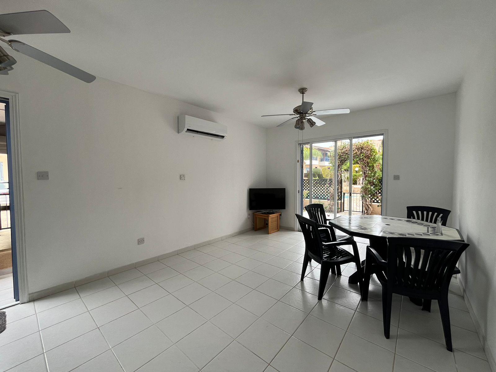 2 bedrooms Townhouse in Paphos, Cyprus No. 57493