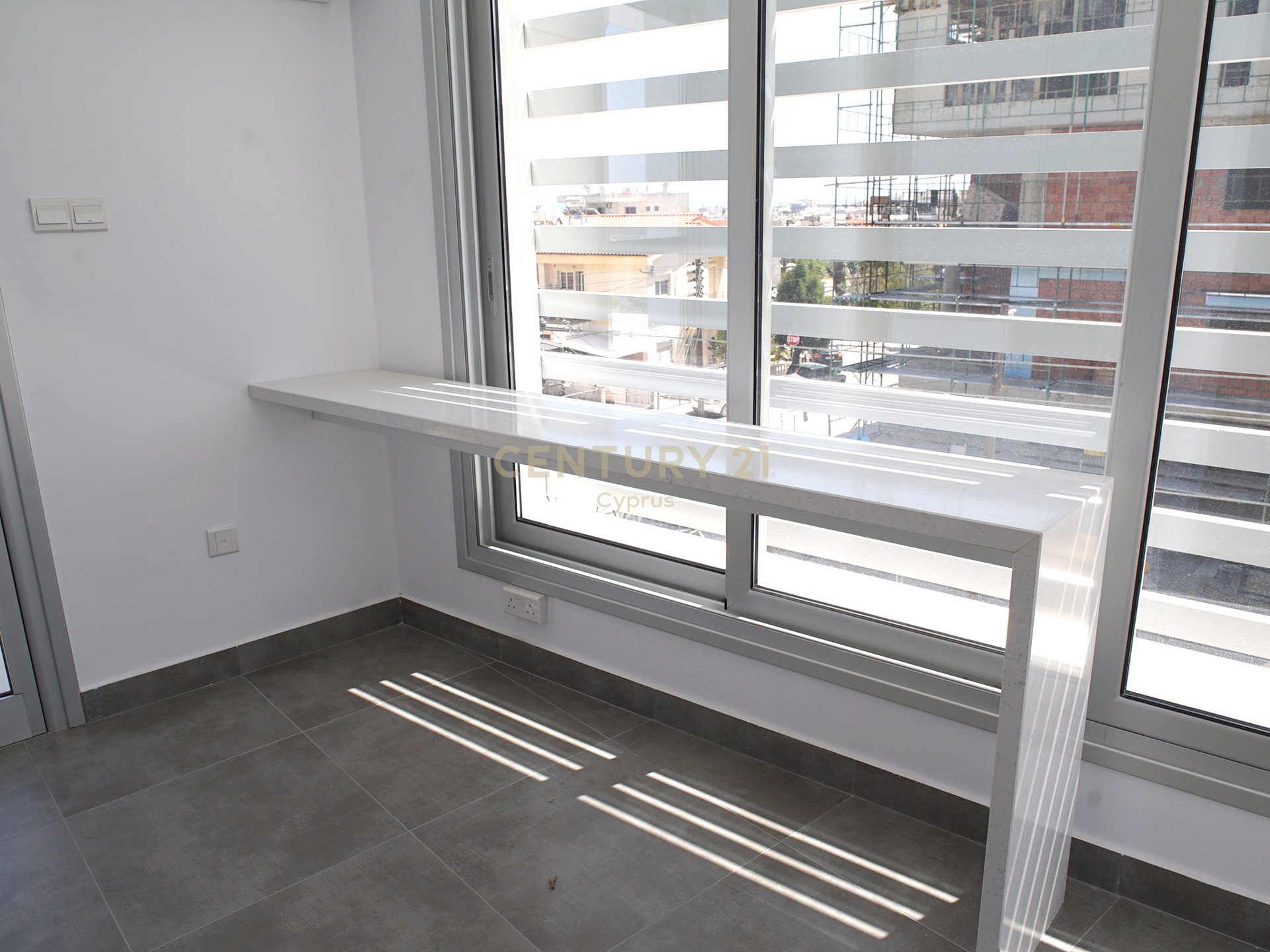230m2 Oficina en Mesa Geitonia, Limassol, Chipre No. 57537