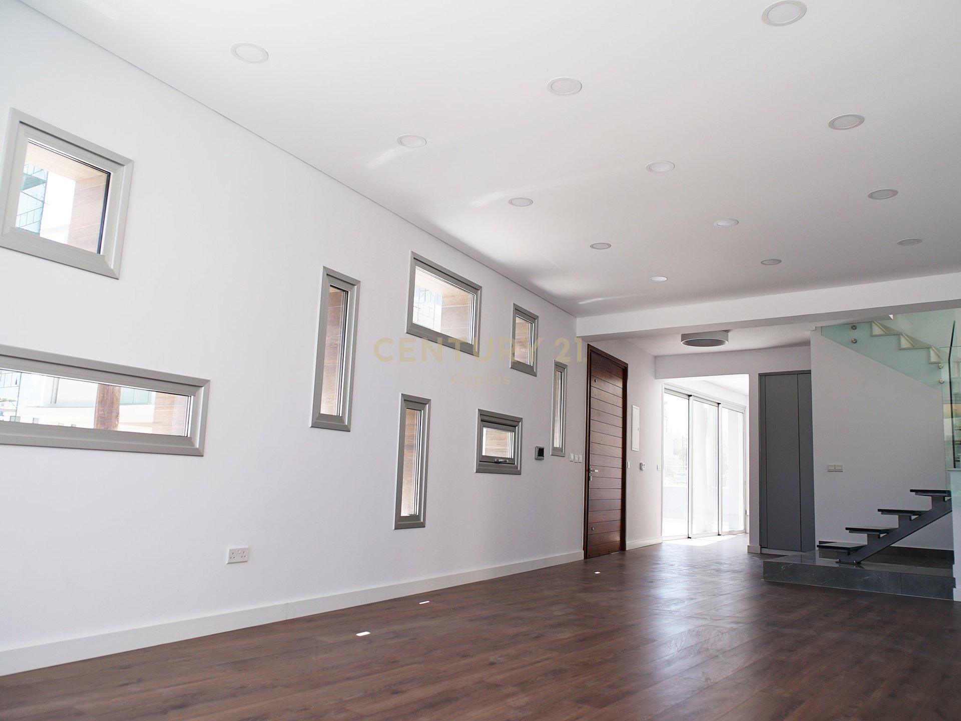 230m2 Oficina en Mesa Geitonia, Limassol, Chipre No. 57537