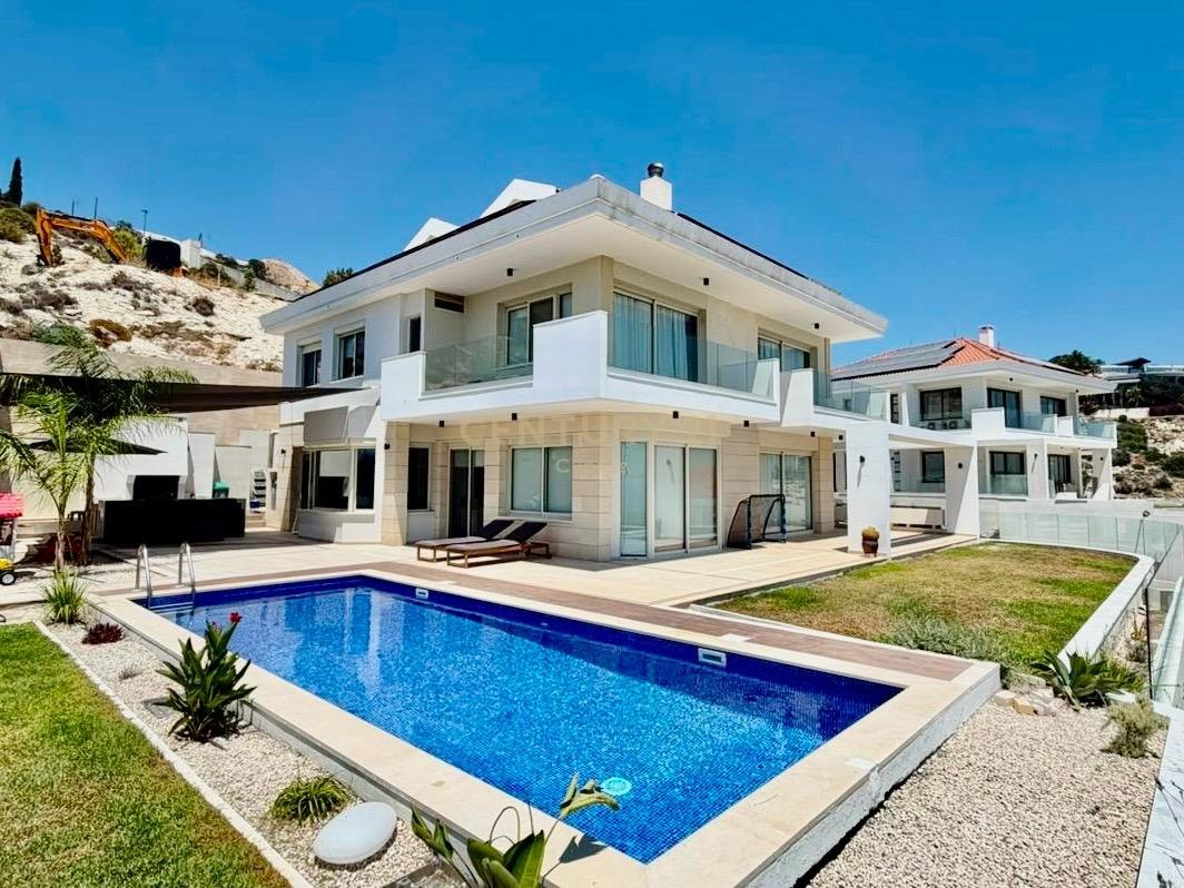 5 dormitorios Villa en Agios Tychonas, Limassol, Chipre No. 57532