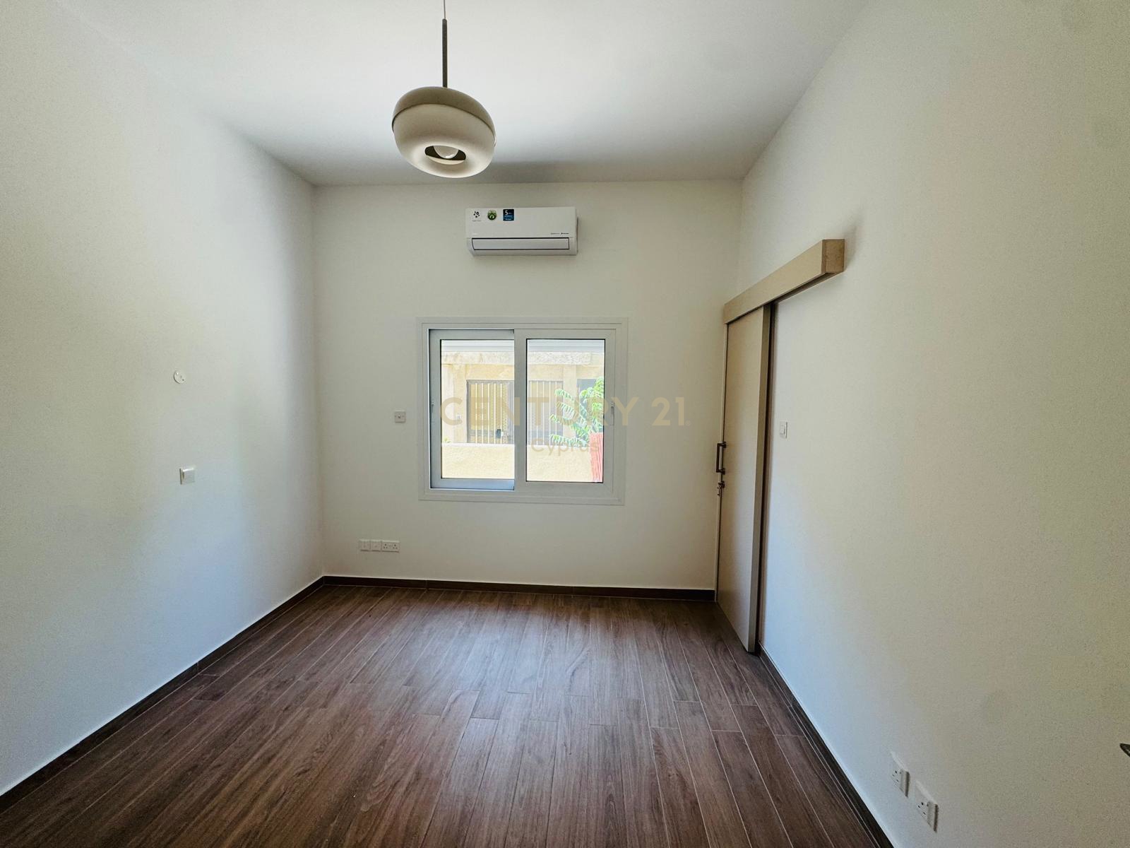 110m2 Oficina en Limassol, Chipre No. 57517