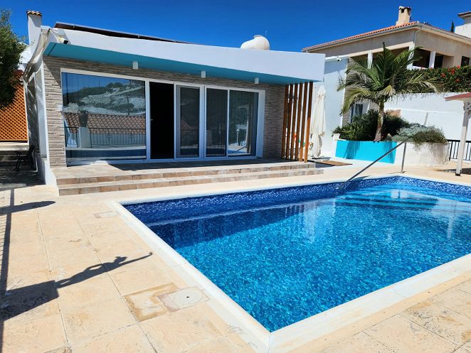 4 bedrooms Bungalow in Tala, Paphos, Cyprus No. 57434