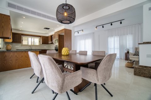 3 dormitorios Villa en Paphos, Chipre No. 57496