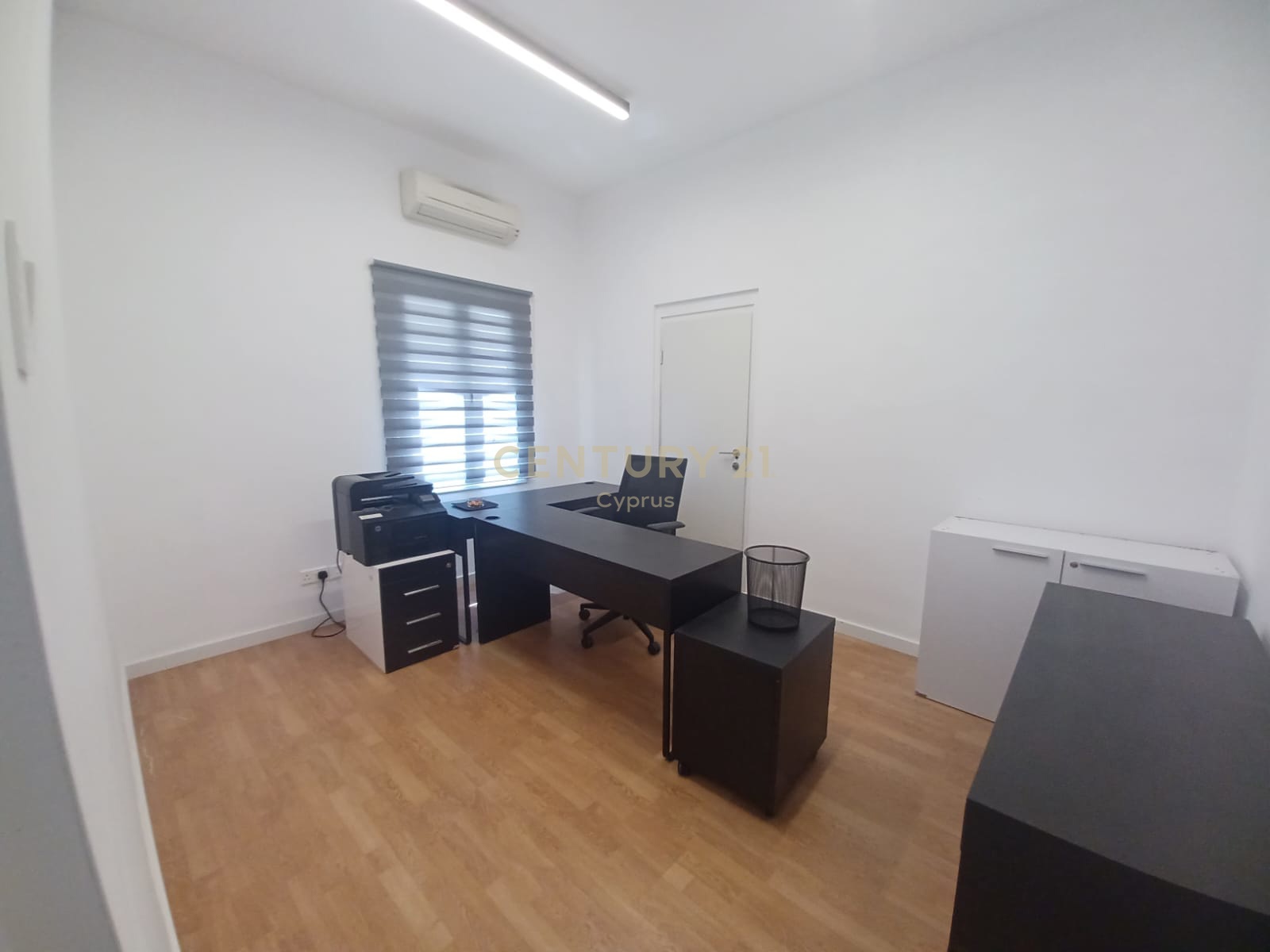 90m2 Oficina en Limassol, Chipre No. 57534