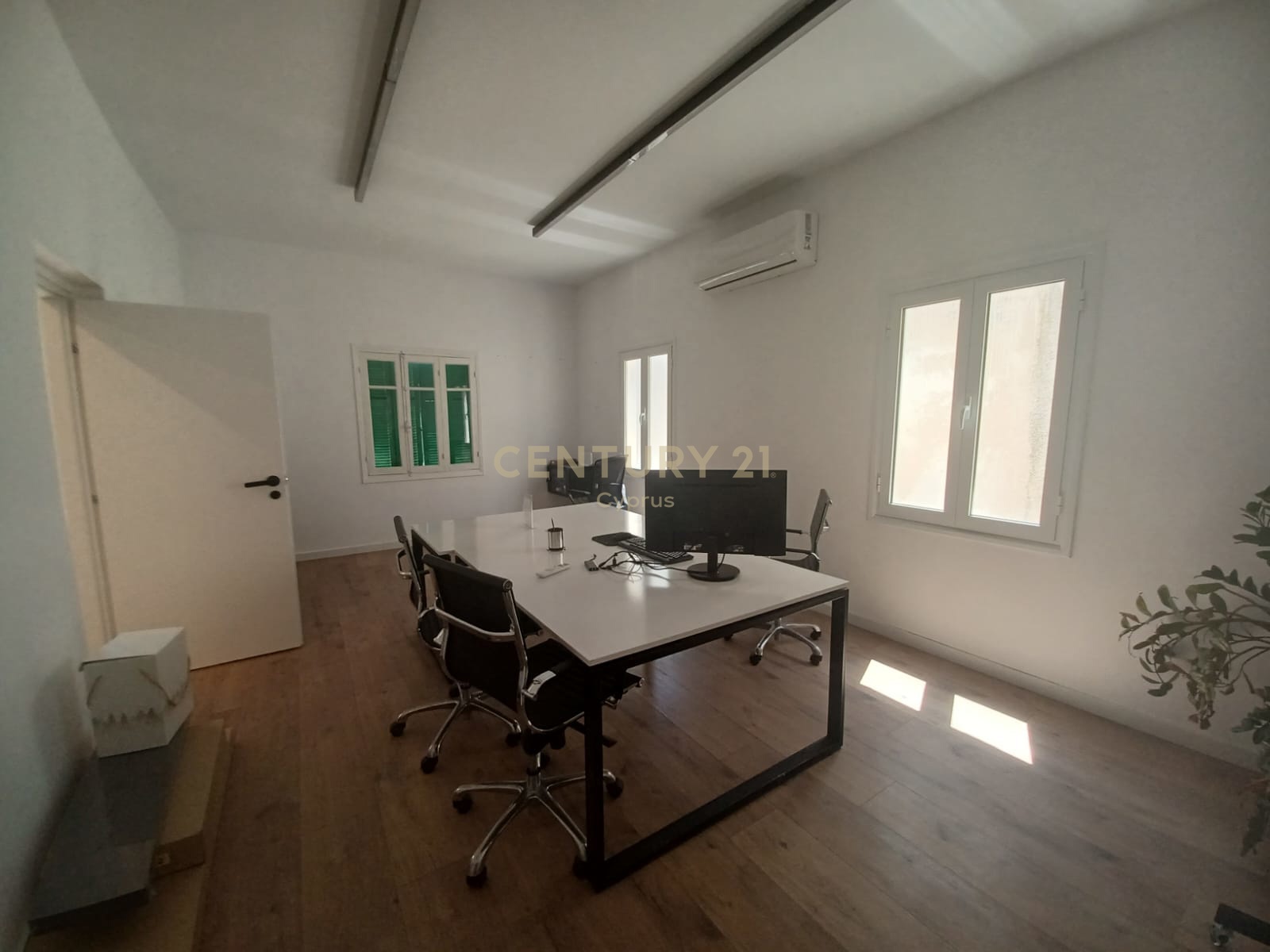 90m2 Oficina en Limassol, Chipre No. 57534