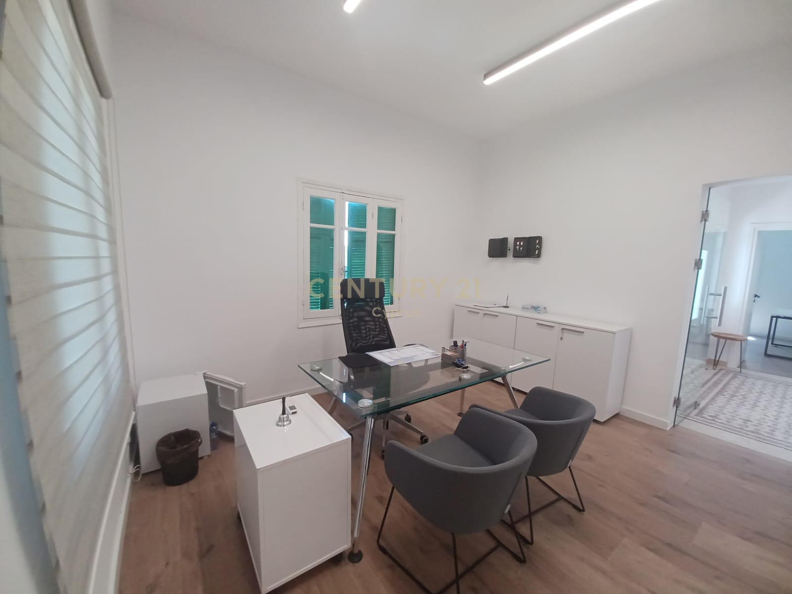 90m2 Oficina en Limassol, Chipre No. 57534