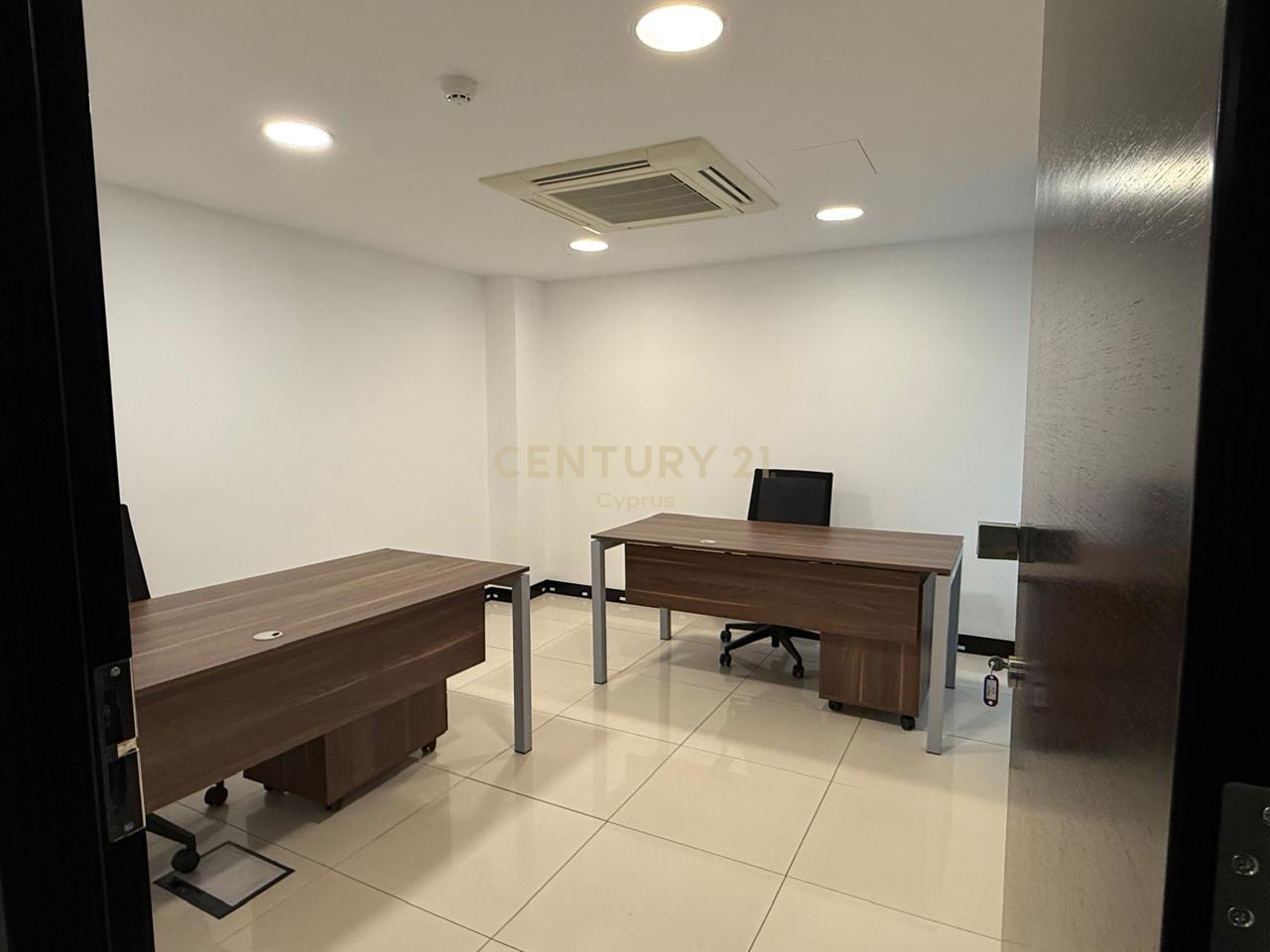 326m2 Oficina en Mesa Geitonia, Limassol, Chipre No. 53426