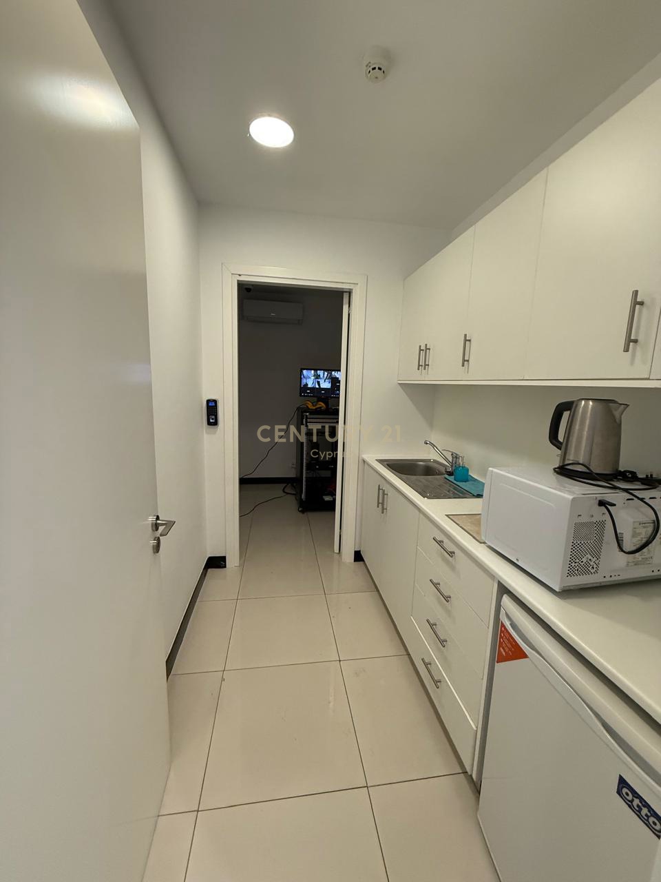 326m2 Oficina en Mesa Geitonia, Limassol, Chipre No. 53426
