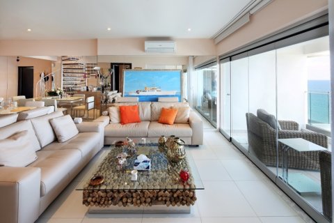 3 bedrooms Apartment in Limassol, Cyprus No. 30601