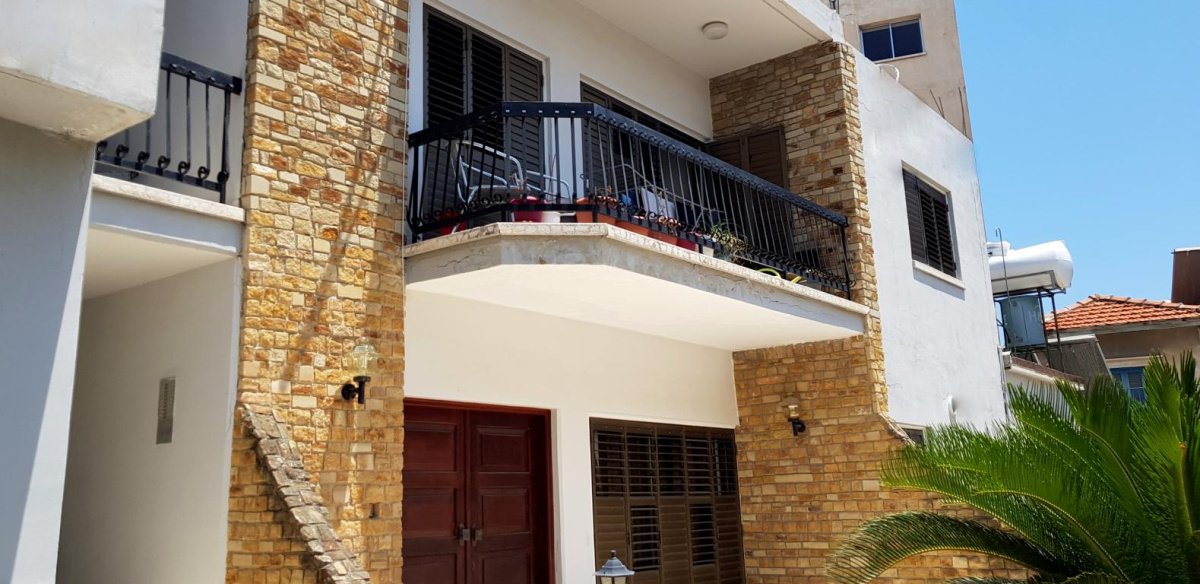 1250m2 Commercial property in Nicosia, Cyprus No. 38443