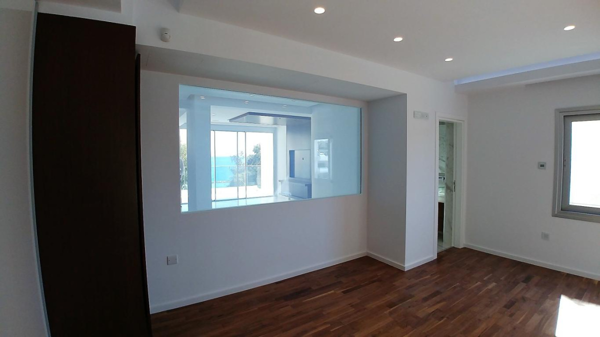 3 bedrooms Apartment in Limassol, Cyprus No. 38445