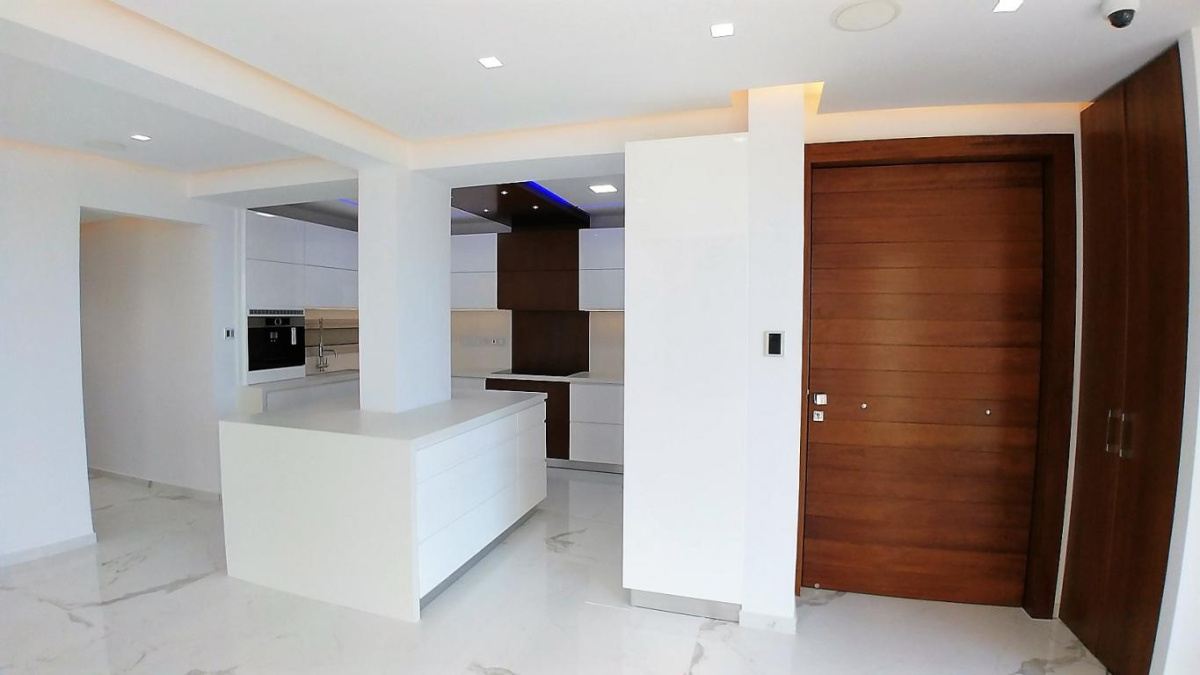 3 bedrooms Apartment in Limassol, Cyprus No. 38445