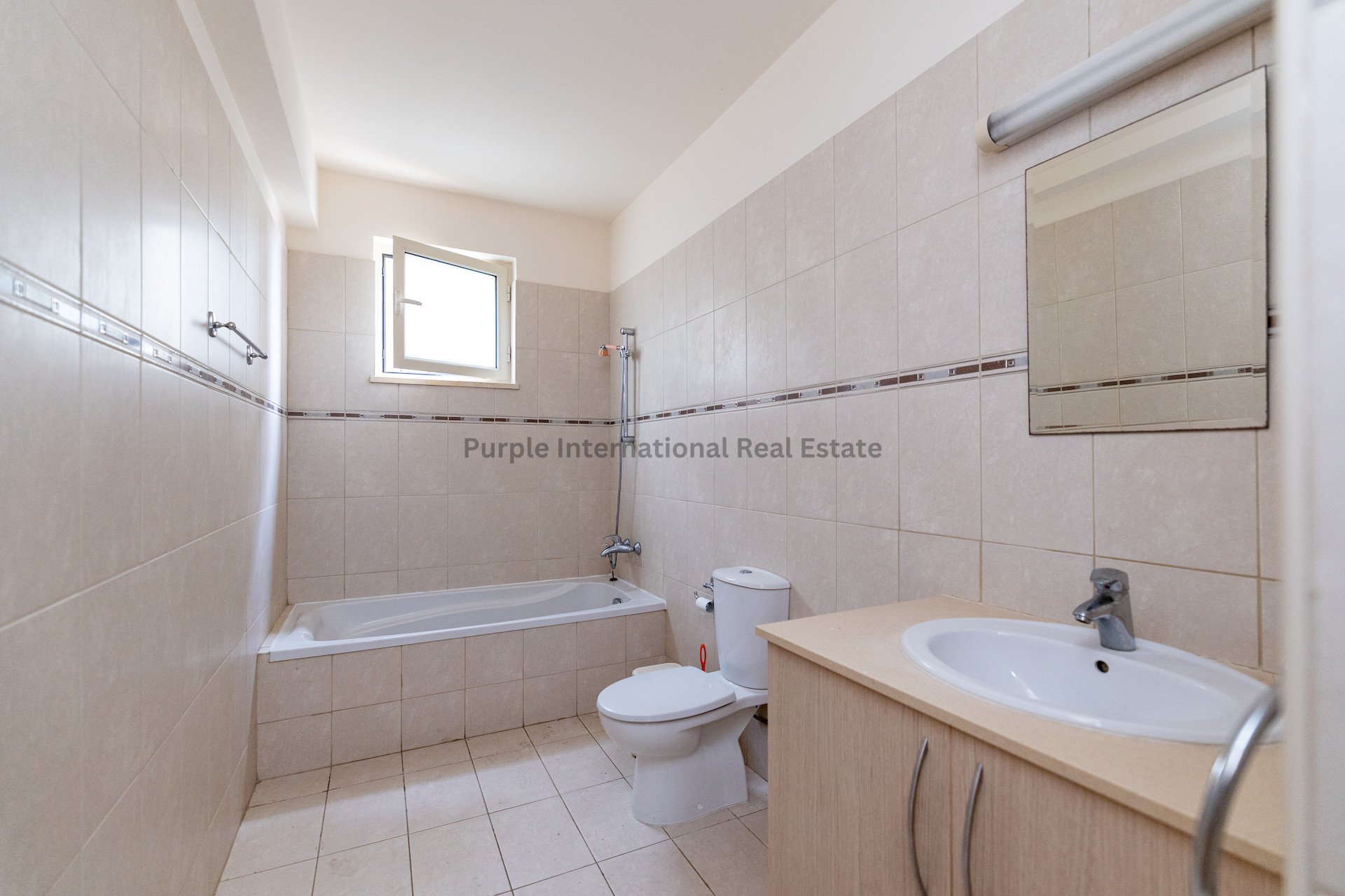3 bedrooms Apartment in Oroklini, Larnaka, Cyprus No. 51929