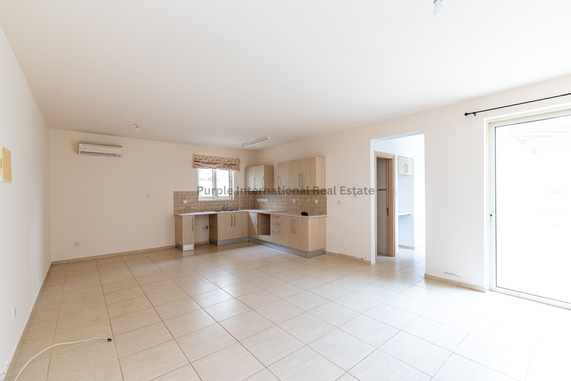 3 bedrooms Apartment in Oroklini, Larnaka, Cyprus No. 51929
