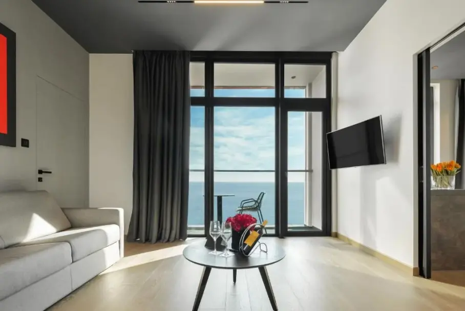 3 bedrooms Apartment in Germasogeia, Limassol, Cyprus No. 27591