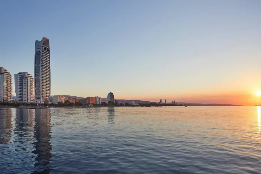 3 dormitorios Apartamento en Limassol, Chipre No. 27592