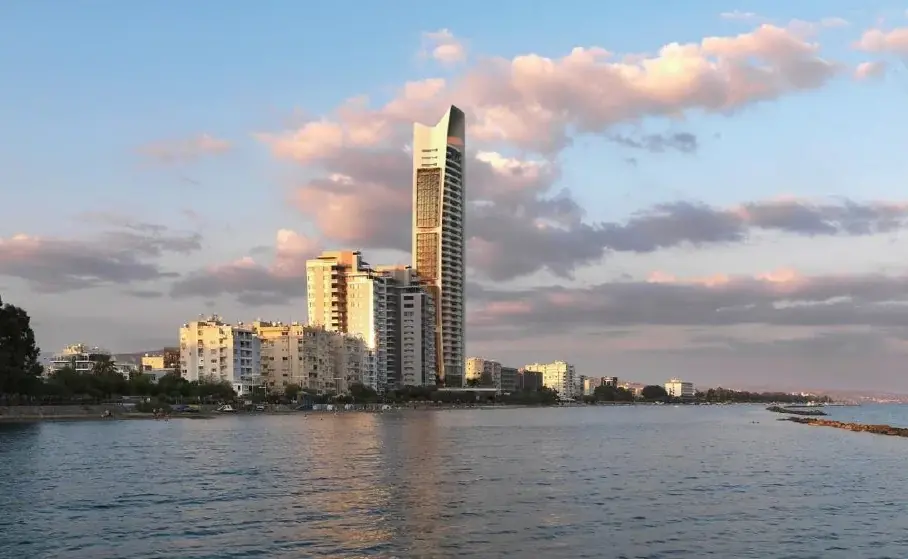 3 dormitorios Apartamento en Limassol, Chipre No. 27592