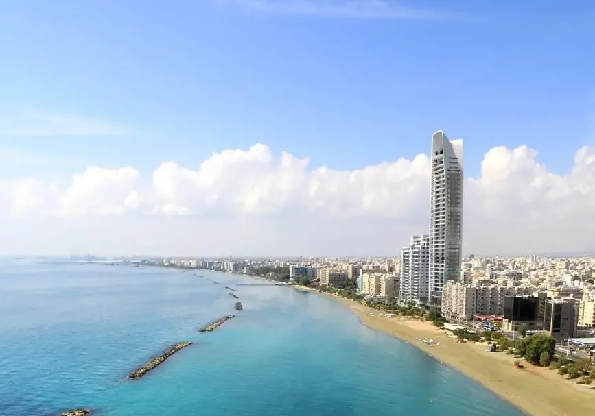 3 dormitorios Apartamento en Limassol, Chipre No. 27592