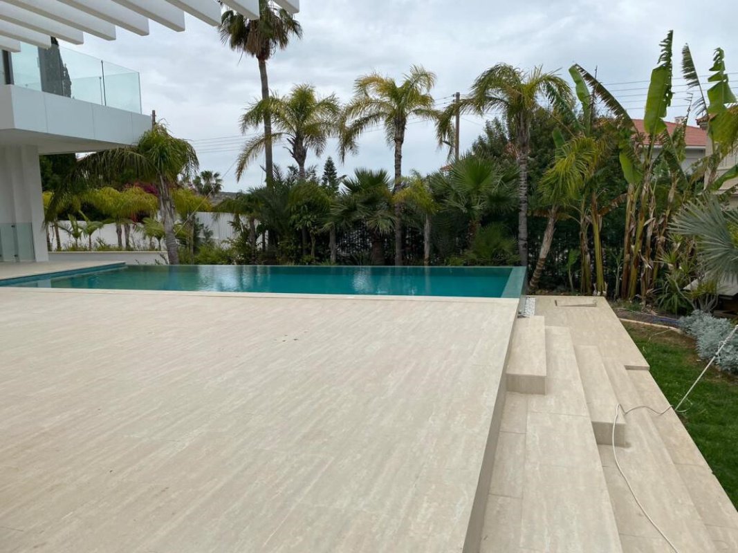 5 bedrooms Villa in Limassol, Cyprus No. 38686