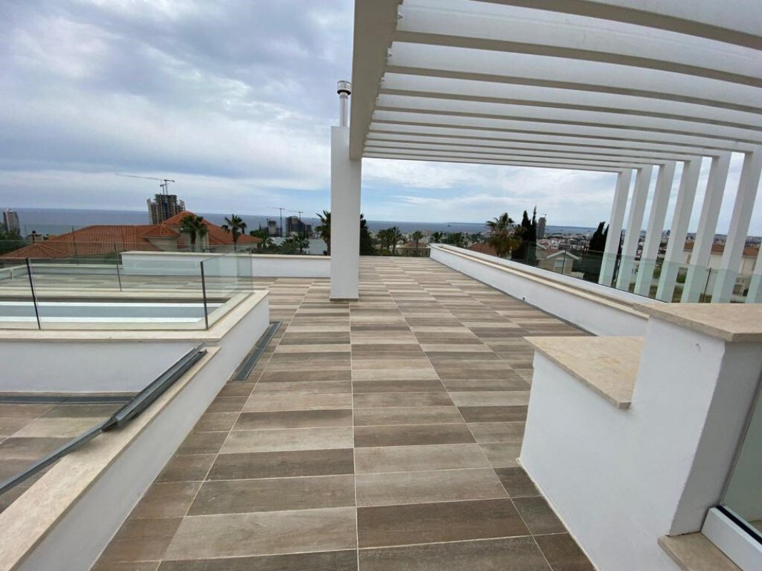 5 bedrooms Villa in Limassol, Cyprus No. 38686