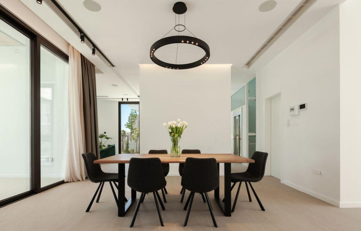 5 bedrooms Villa in Limassol, Cyprus No. 38686