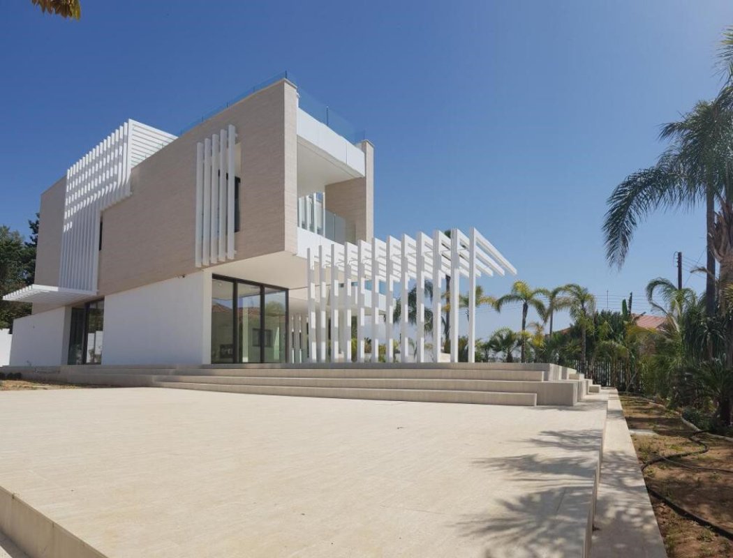 5 bedrooms Villa in Limassol, Cyprus No. 38686